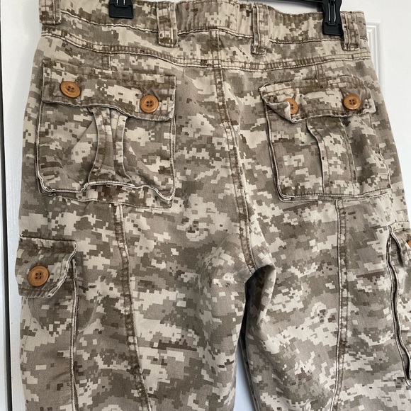 Camo Cargo Pants Size 32 - Picture 7 of 11